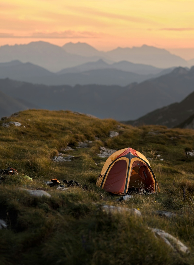 Altitude Tents for Pre-Acclimatization: Do They Work? | Oxymeter